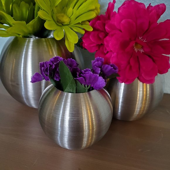 Stainless steel Rustproof Orb Planters, Indoor/outdoor 3 1/2", 4", 5" - Picture 4 of 4